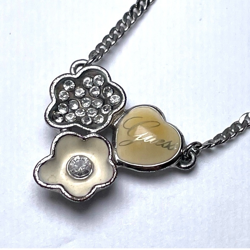 Guess Brand Heart and Flower Shaped Pendant Necklace 19”